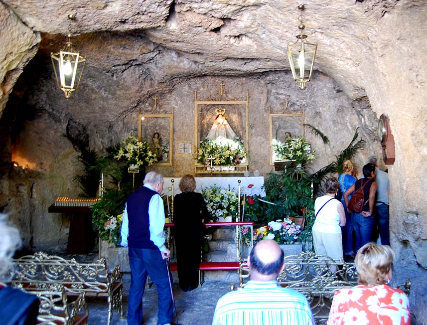 035.grotto.jpg