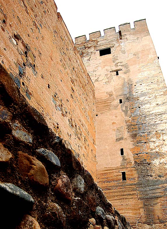 085.Alhambra.palace.walls.jpg